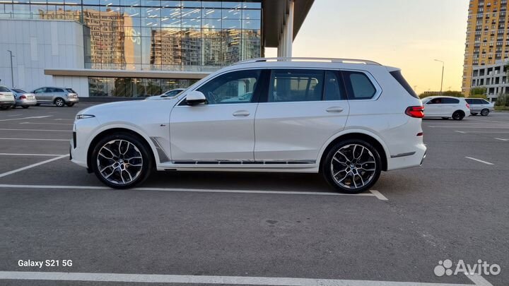 BMW X7 3.0 AT, 2024, 6 000 км