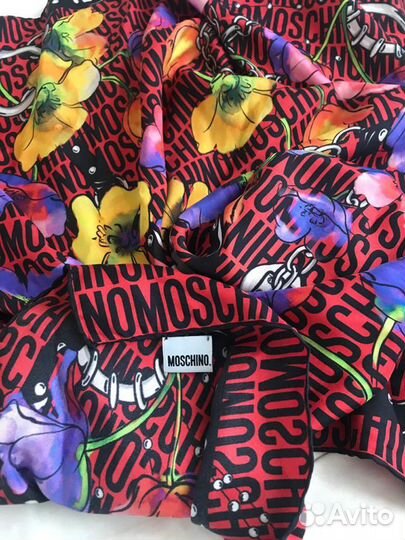 Платок Moschino