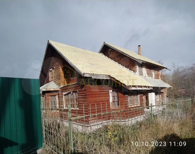 Дом 212,7 м² на участке 8 сот.