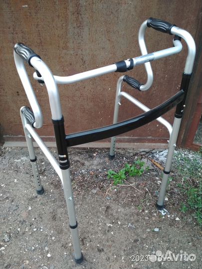 Ходунки для взрослых (складные)