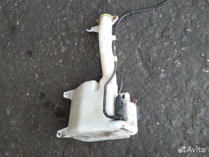 Бачок омывателя Крайслер Себринг в сборе