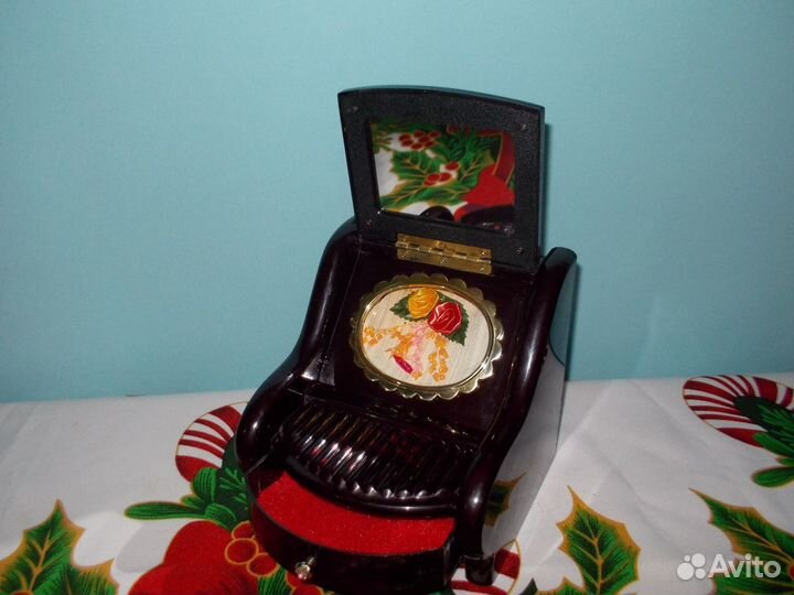 Шкатулки музыкальные