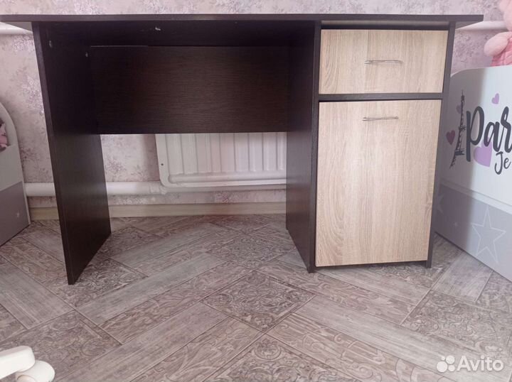 Письменный стол