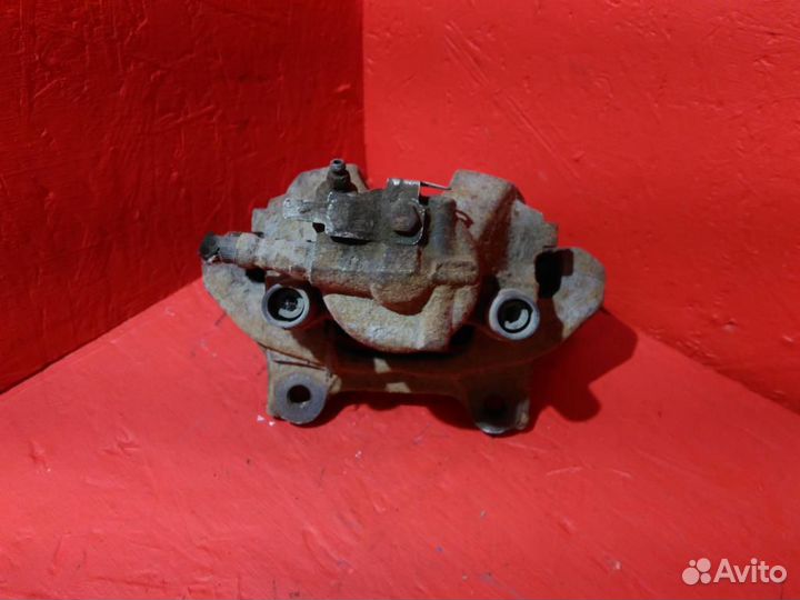 Суппорт передний левый Альфа Ромео 156