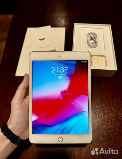 iPad mini 4 Wi-Fi 64GB Gold