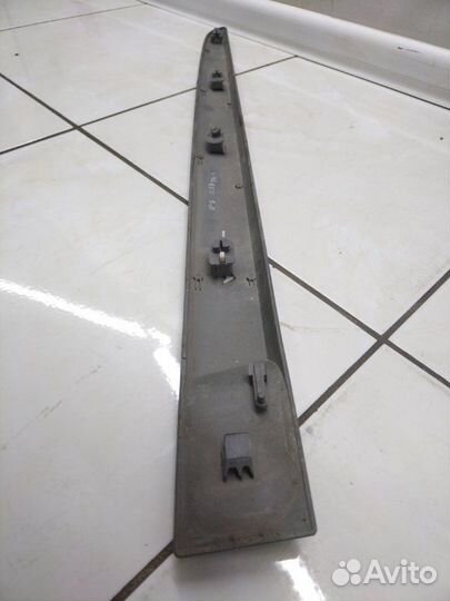 Молдинг двери задний левый Renault Scenic 2 1.5