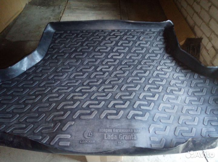 Автомобильный коврик в багажник