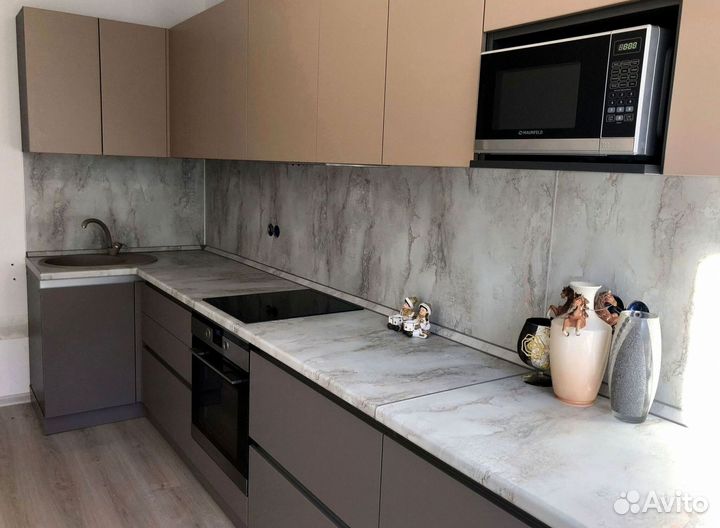 Кухонный гарнитур угловой в потолок