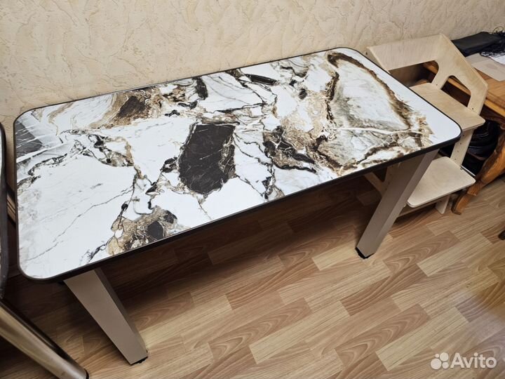 Кухонный стол из керамогранита