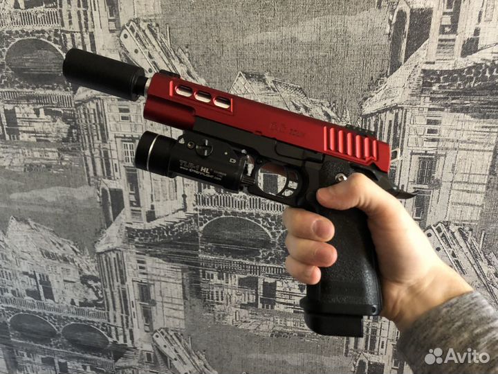 Пистолетный фонарь