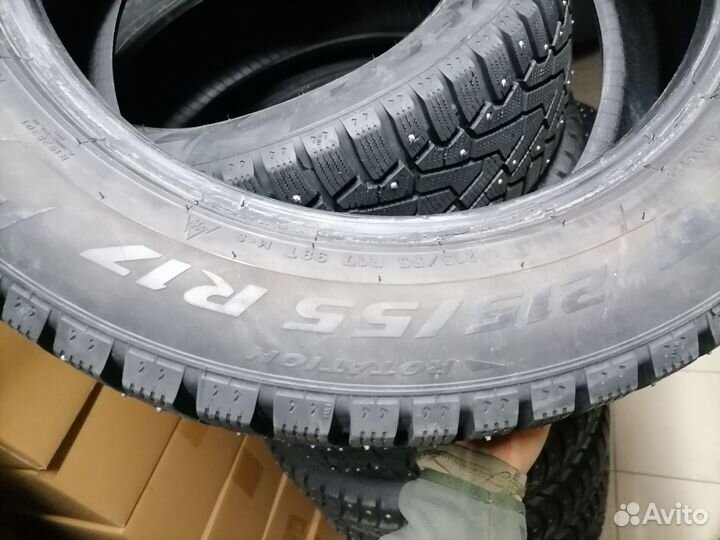 Pirelli Ice Zero 215/55 R17 98T