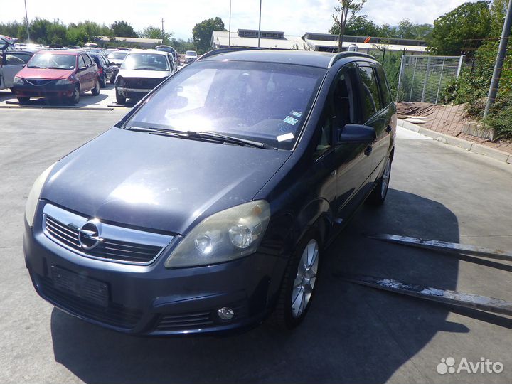 Щеткодержатель лобового стекла opel zafira B 2006