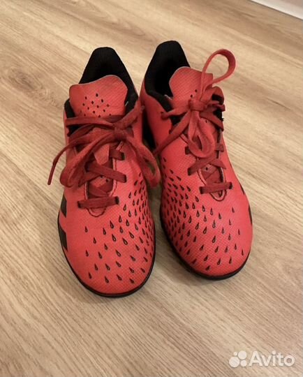 Бутсы сороконожки adidas predator freak 32 р