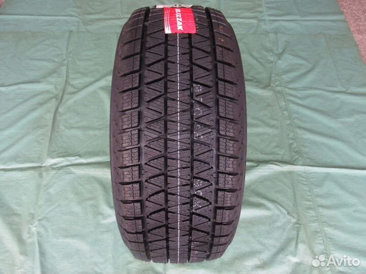 Bridgestone Blizzak DM-V3 235/55 R17 112