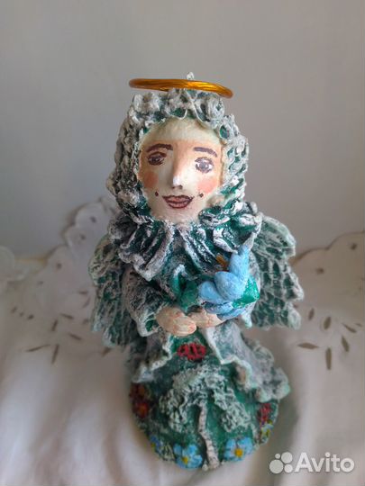 Фигурка Ангел весны с подснежником