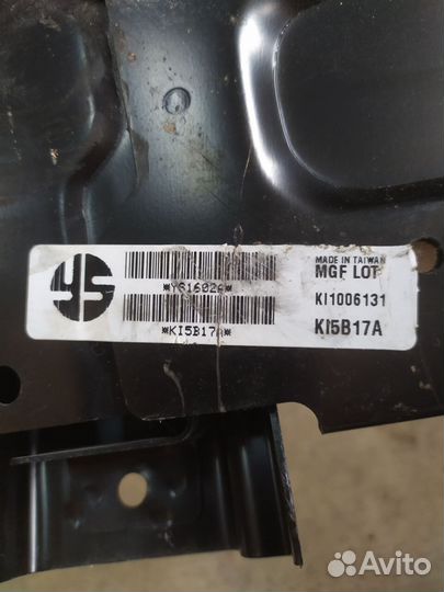 Усилитель переднего бампера KIA sorento 2009