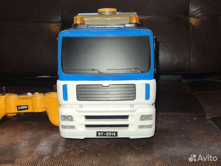 Бетономешалка с пультом управления