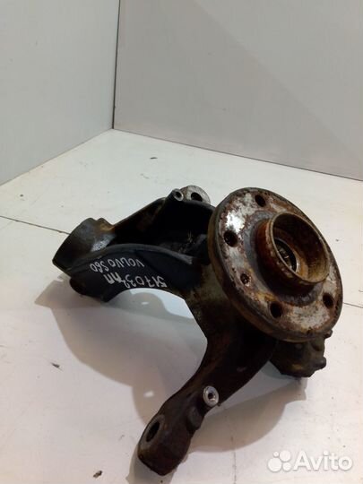 Кулак поворотный передний правый (Volvo S60)