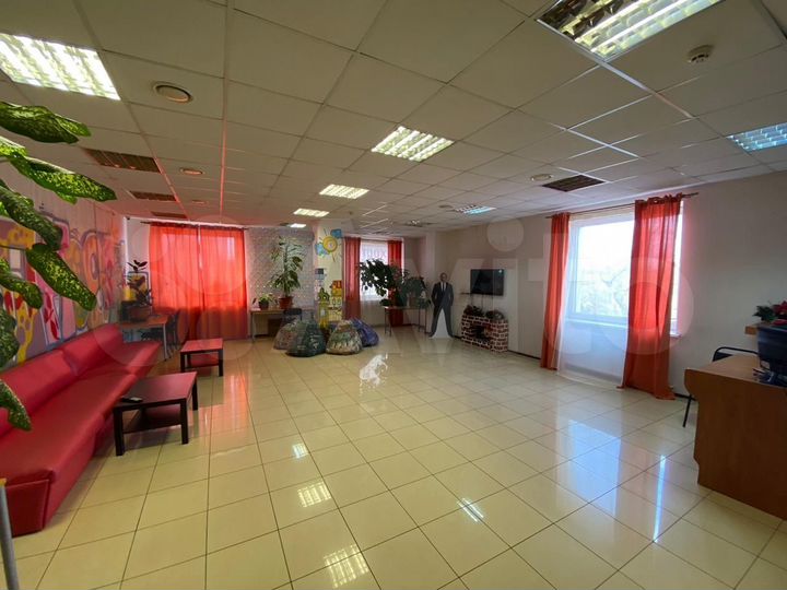 Комната 28 м² в > 9-к., 5/5 эт.