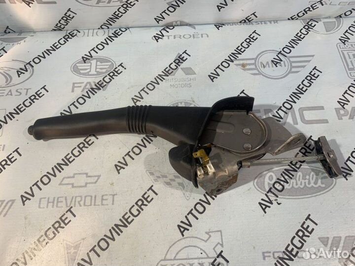 Рычаг стояночного тормоза Renault Duster 1 F4R 2.0