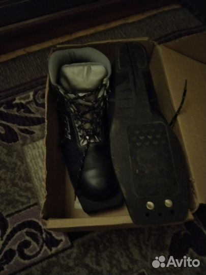 Лыжные ботинки