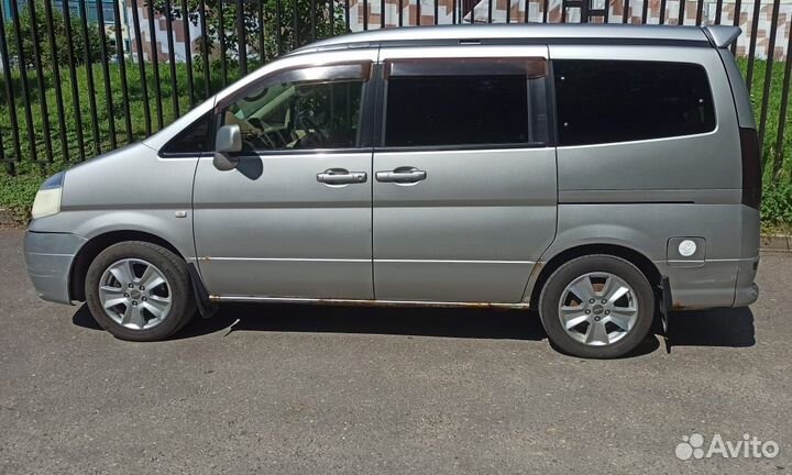 Nissan Serena 2.0 CVT, 2002, 250 000 км