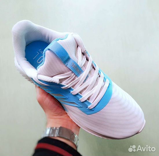 Кроссовки Adidas