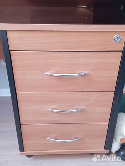 Стол письменный рабочий с полкой-надставкой