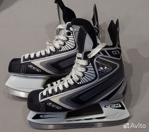 Коньки хоккейные