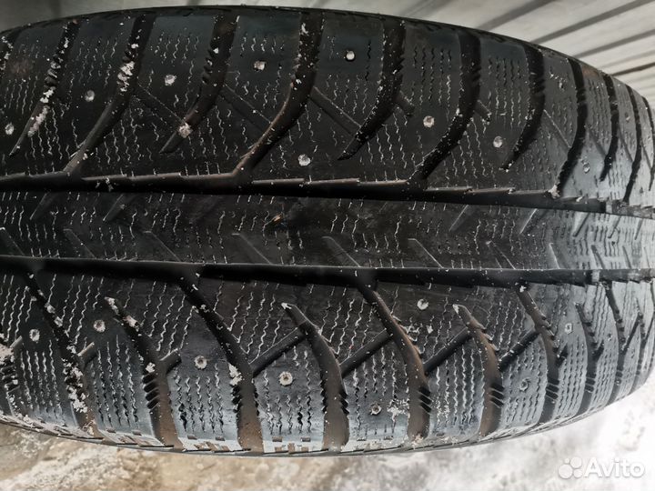 Bridgestone Ice Cruiser 7000 265/65 R17