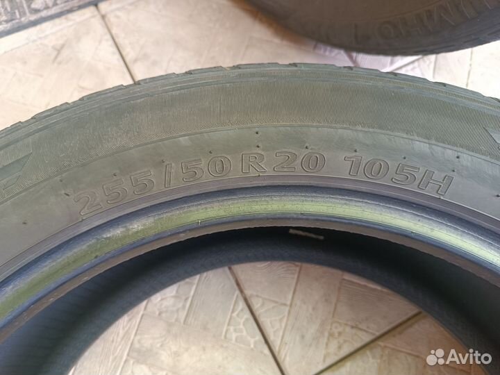 Kumho Crugen Premium KL33 255/50 R20 105