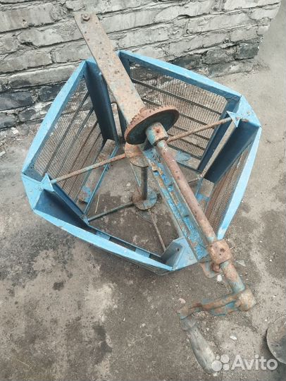 Медогонка 4 рамочная бу