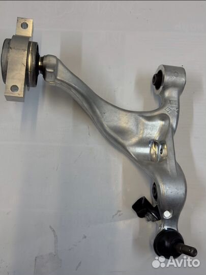 Рычаг подвески передний левый Infiniti M35/M45 Y50
