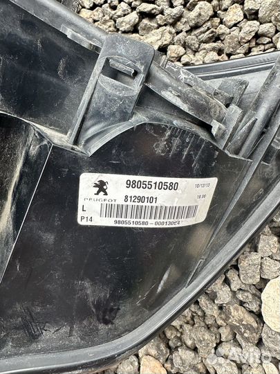 Peugeot 3008 задний левый фонарь с деффектом