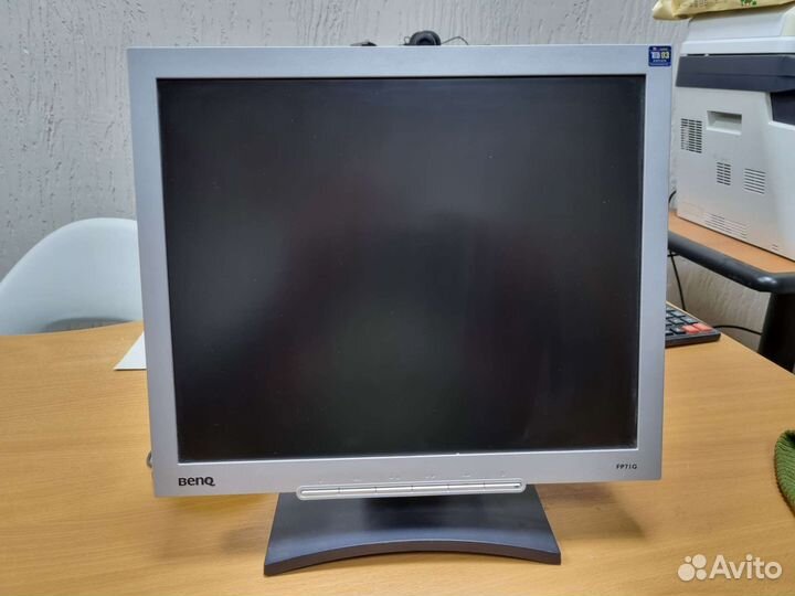 Монитор Benq FP71G 17
