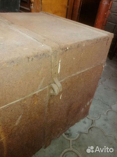 Сундук старинный в железе