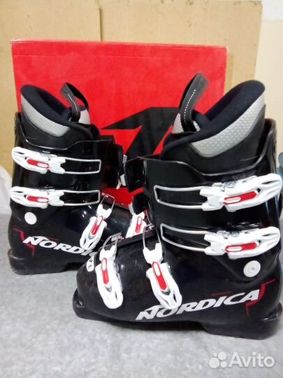 Горнолыжные ботинки