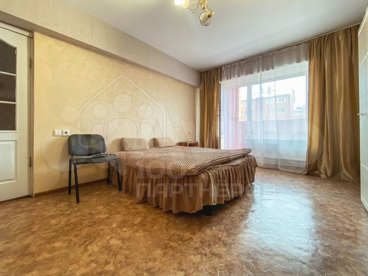 3-к. квартира, 82 м², 3/10 эт.