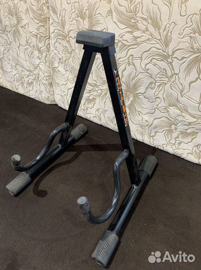Стойка, подставка для гитары