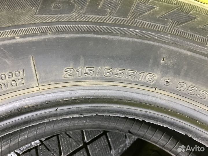 Bridgestone Blizzak Revo GZ 215/65 R16