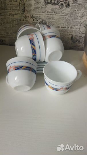 Чашки с блюдцами