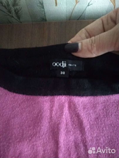 Свитер и джинсы