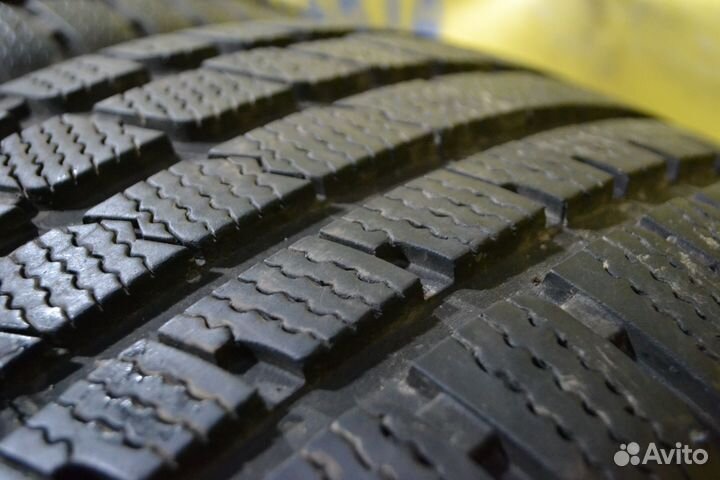 Kumho WinterCraft KW27 245/45 R18