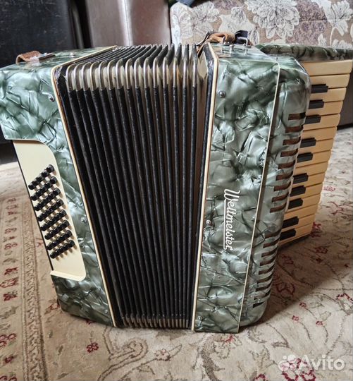 Аккордеон weltmeister 1/2