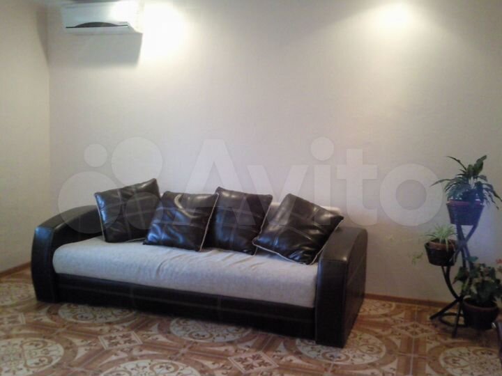 2-к. квартира, 65 м², 4/10 эт.