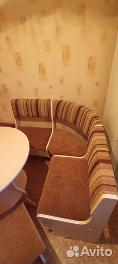 Кухонный уголок со столом и стульями бу