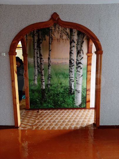 2-к. квартира, 43 м², 1/3 эт.