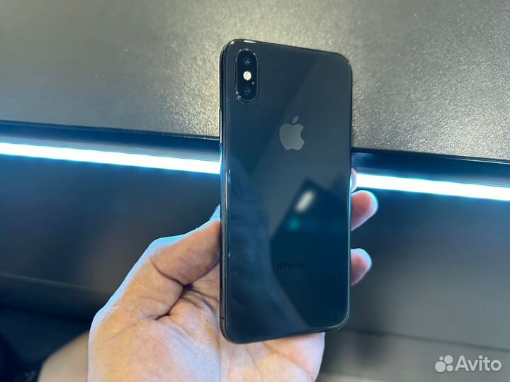 iPhone X, 64 ГБ