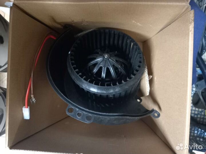 Мотор отопителя салона Опель Зафира