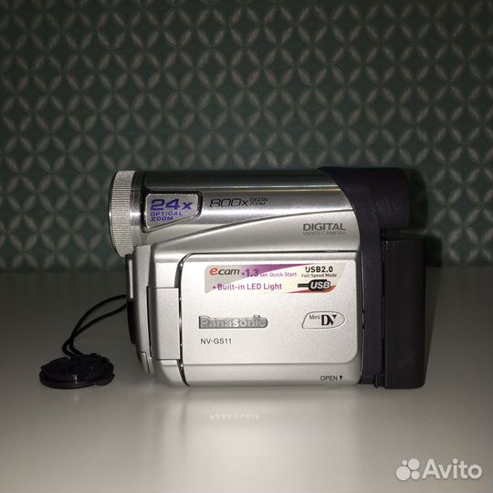 Цифровая видеокамера Panasonic NV-GS11